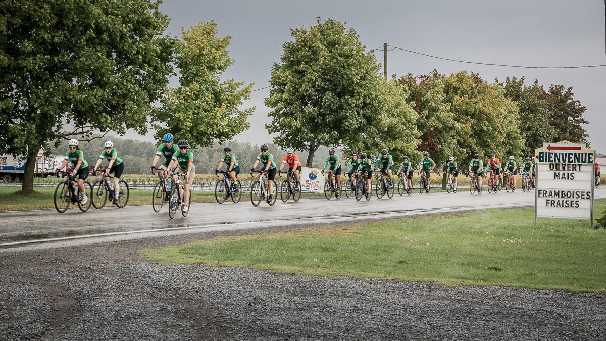 Peloton cycliste lors du 300 km pour la vie